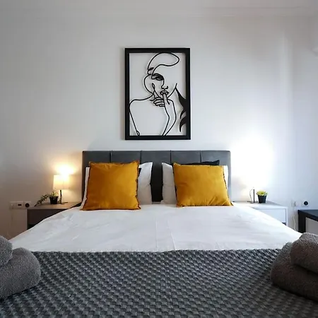 Syntagma Square, 70sqm Pentelis Sunny * Athene