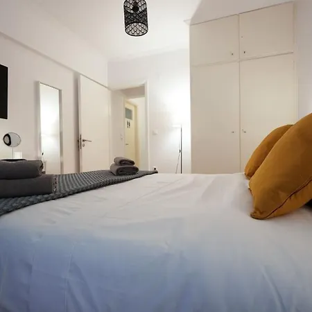 Syntagma Square, 70sqm Pentelis Sunny Appartement